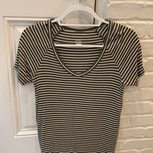 American Eagle women’s short sleeve top